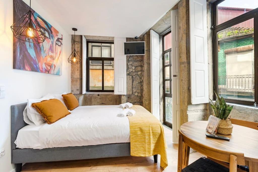 Guestready - Caldeireiros Studios * Oporto